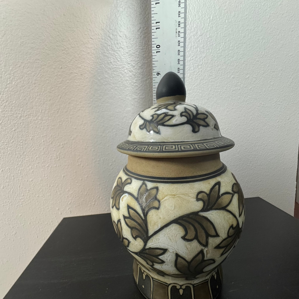 Cizhou Kiln Ceramics Temple URN Ginger Jar Vintage Leaf Design in Bronze Black - Picture 8 of 9